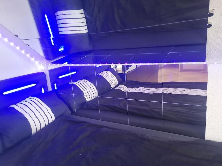 Wohnung Am Kurpark Mit Privater Innensauna & Led! Schluesselbox บอพพาร์ด ภายนอก รูปภาพ